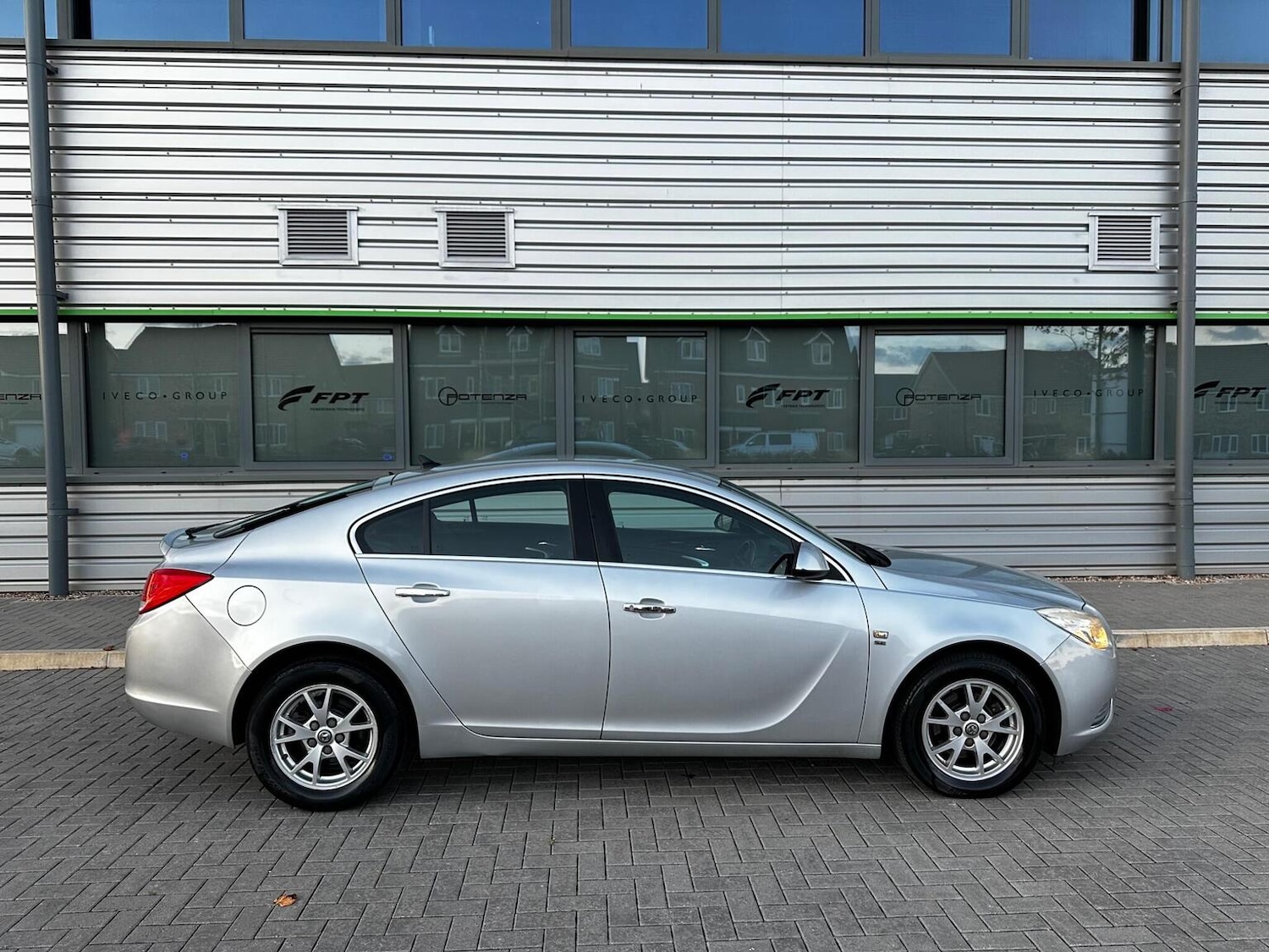 Used Vauxhall Insignia 2010 for sale - 77688979: Photo 6