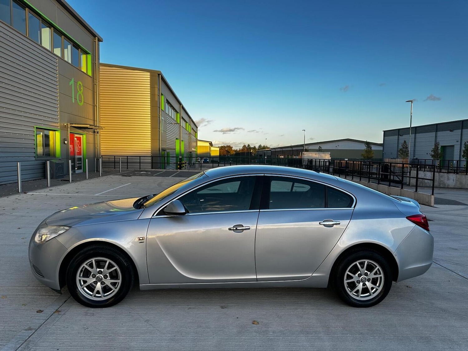 Used Vauxhall Insignia 2010 for sale - 77688979: Photo 69