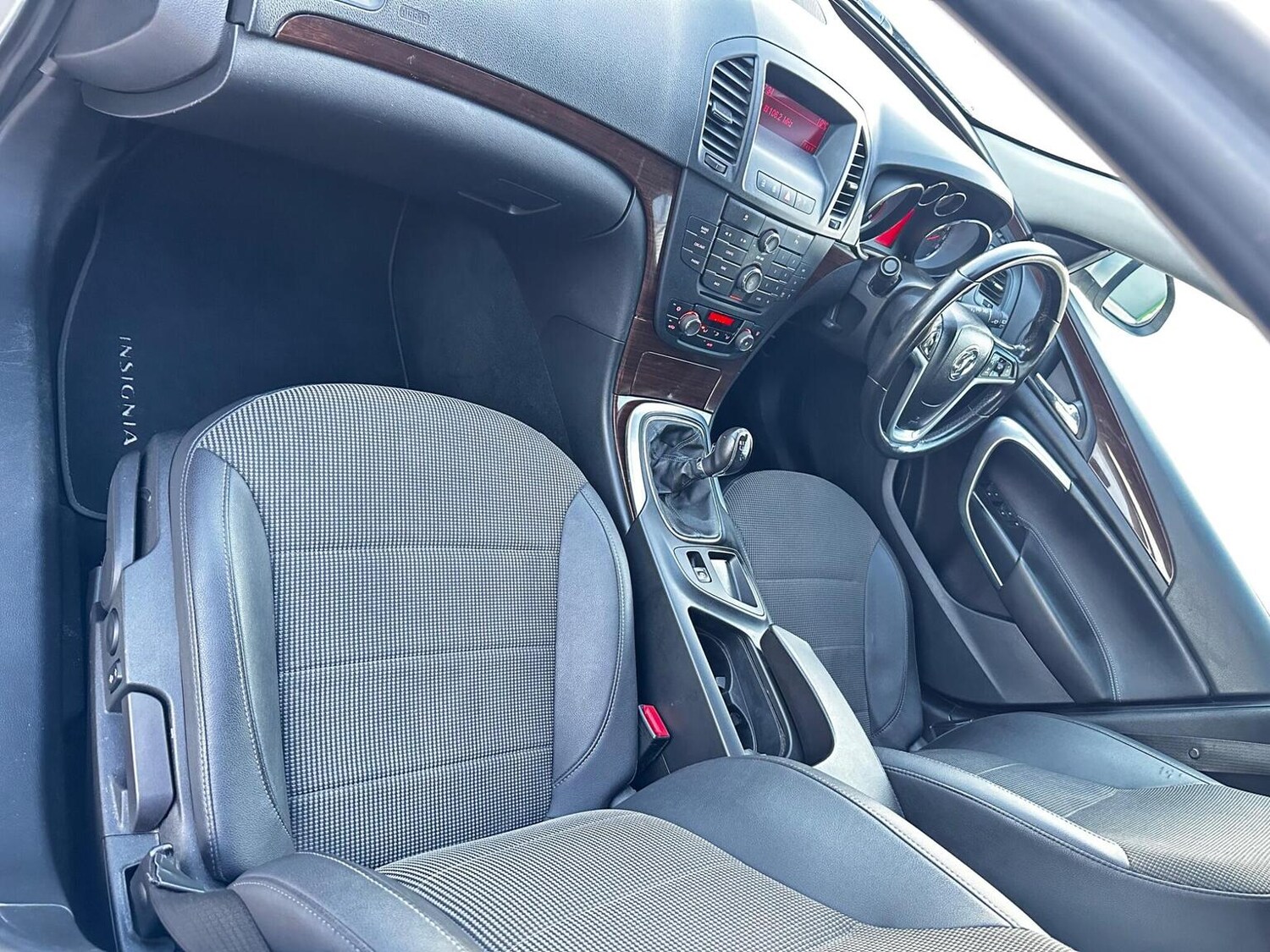 Used Vauxhall Insignia 2010 for sale - 77688979: Photo 8