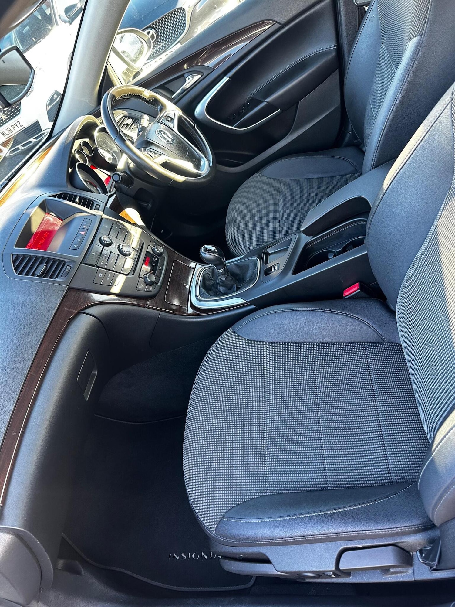 Used Vauxhall Insignia 2010 for sale - 77688979: Photo 80