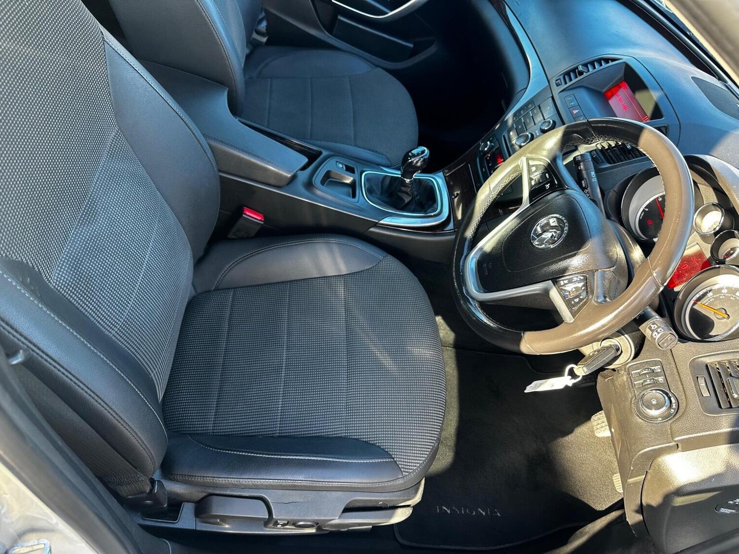 Used Vauxhall Insignia 2010 for sale - 77688979: Photo 82