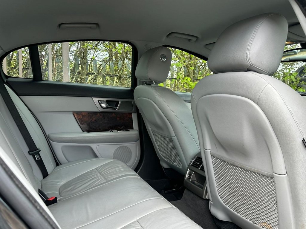 Used Jaguar XF 2011 for sale - 78110459: Photo 11
