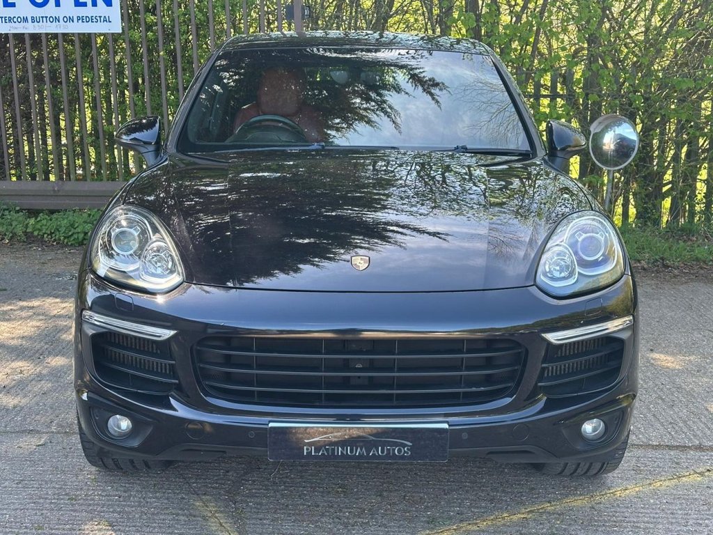 Used Porsche Cayenne 2017 for sale - 78145172: Photo 2