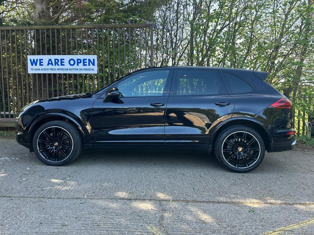 Used Porsche Cayenne 2017 for sale - 78145172: Photo 4