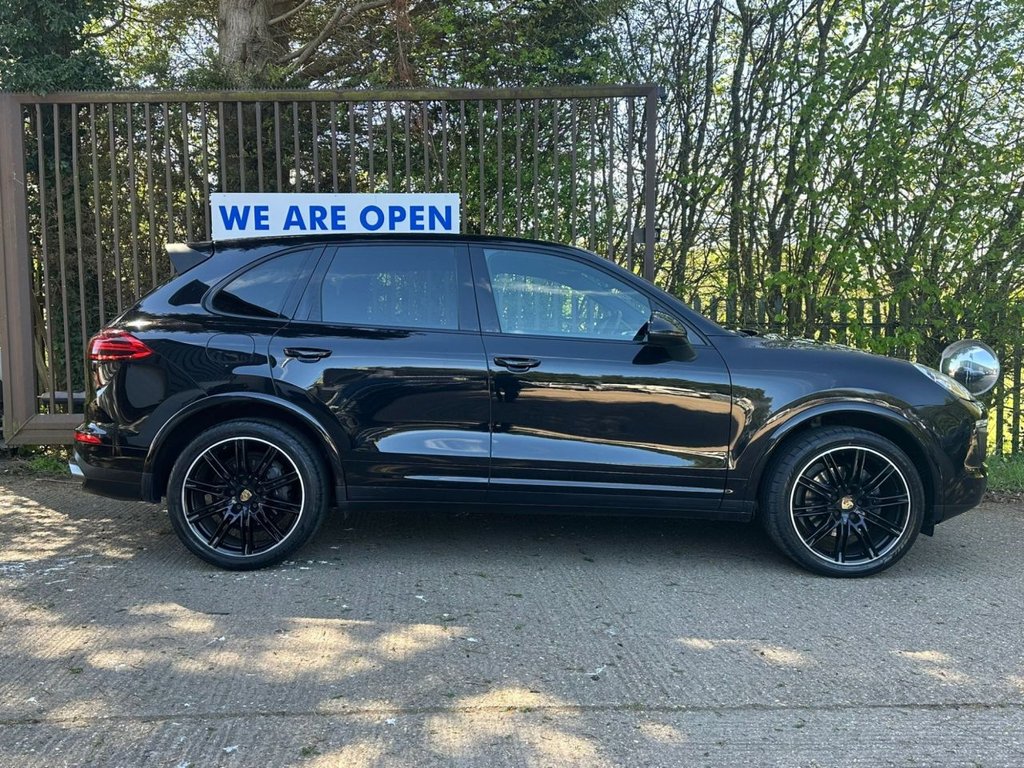 Used Porsche Cayenne 2017 for sale - 78145172: Photo 8