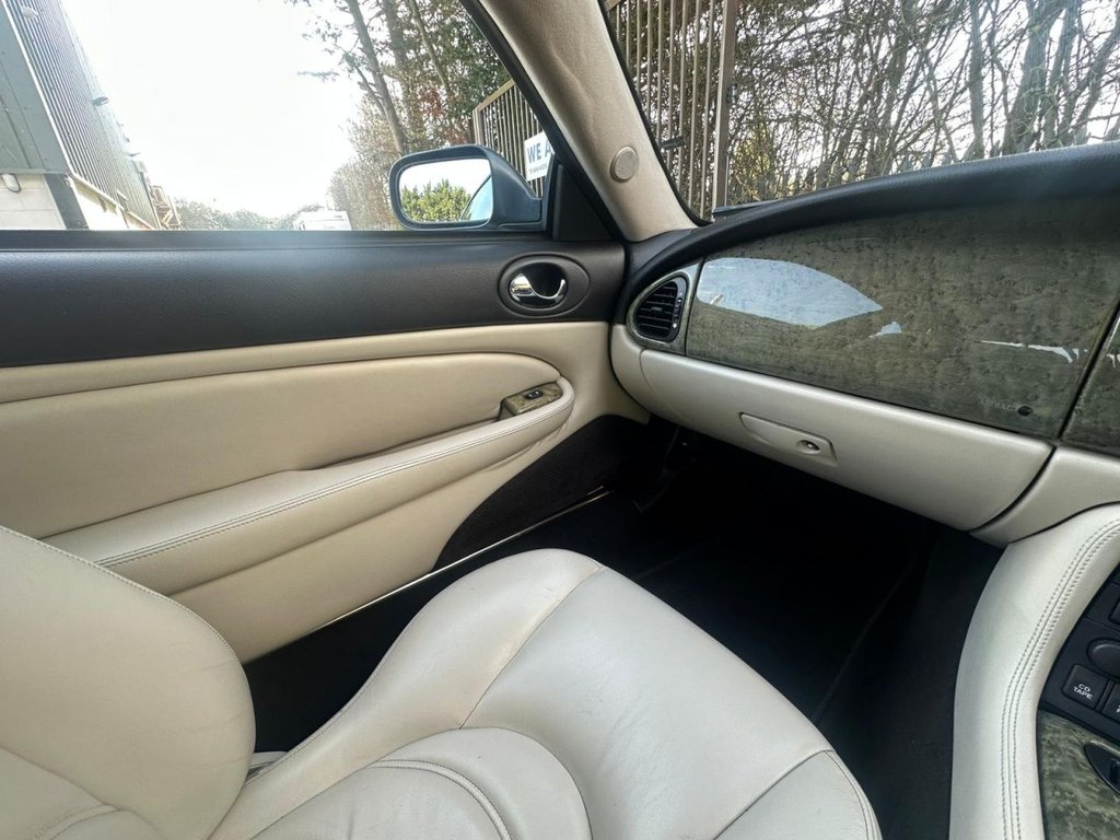 Used Jaguar XK8 2005 for sale - 77534115: Photo 29