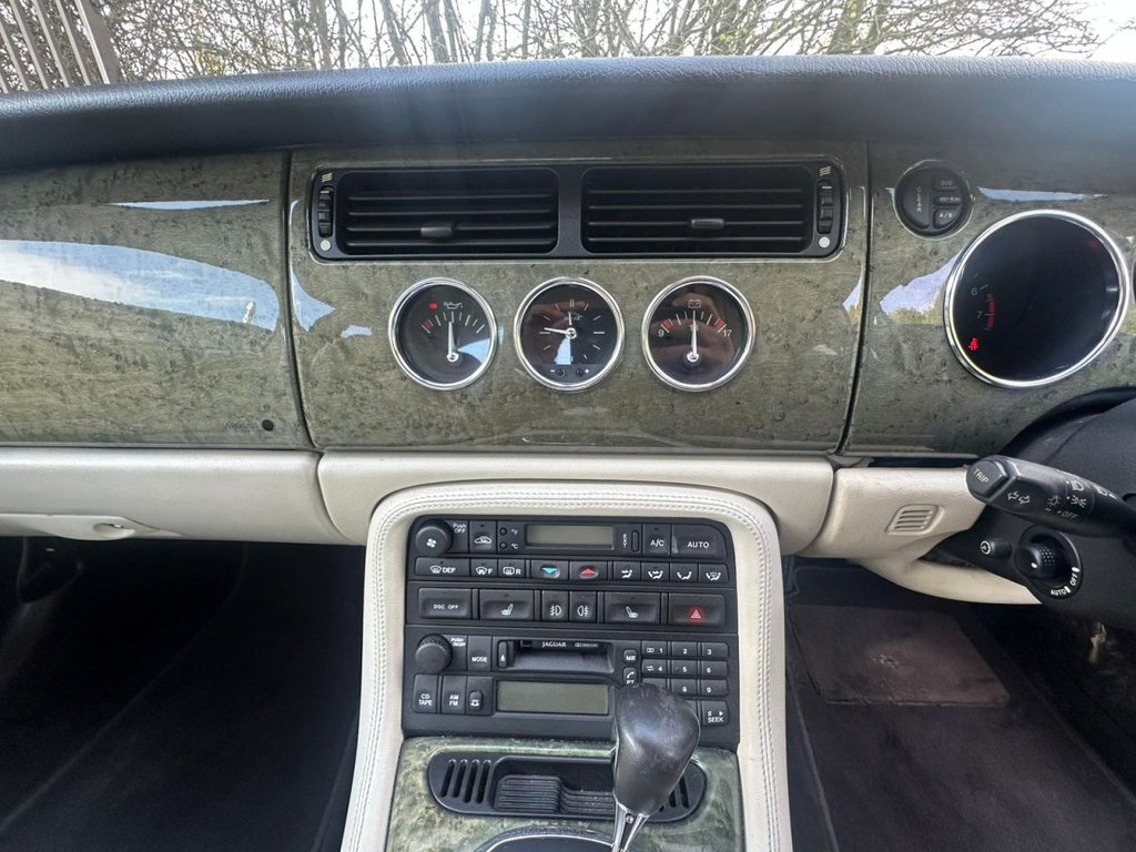 Used Jaguar XK8 2005 for sale - 77534115: Photo 6