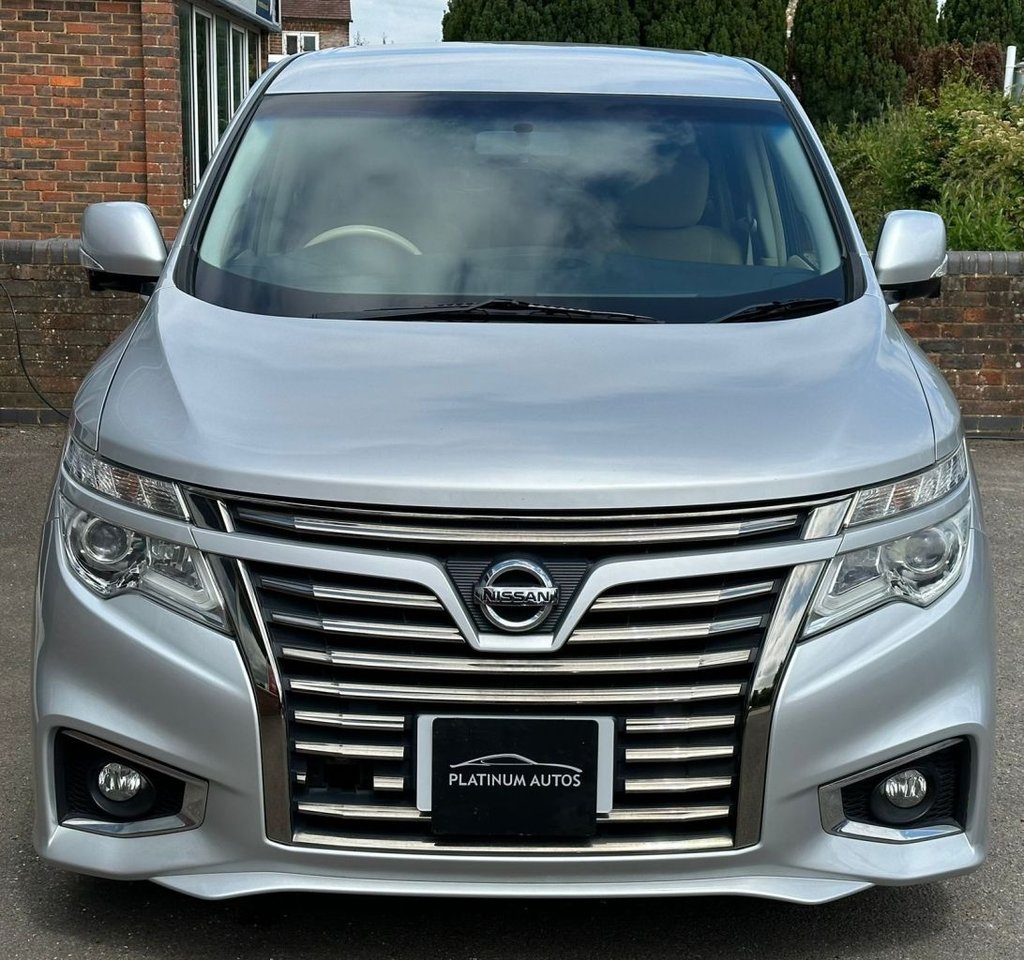 Used Nissan Elgrand 2022 for sale - 77534064: Photo 2