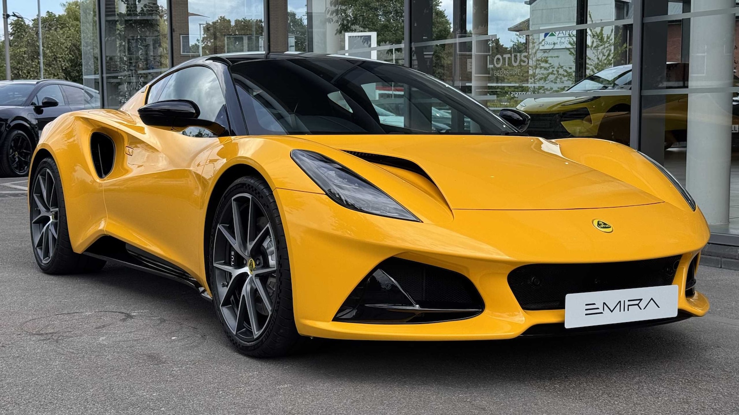 Used Lotus Emira 2025 for sale - 76373649: Photo 1