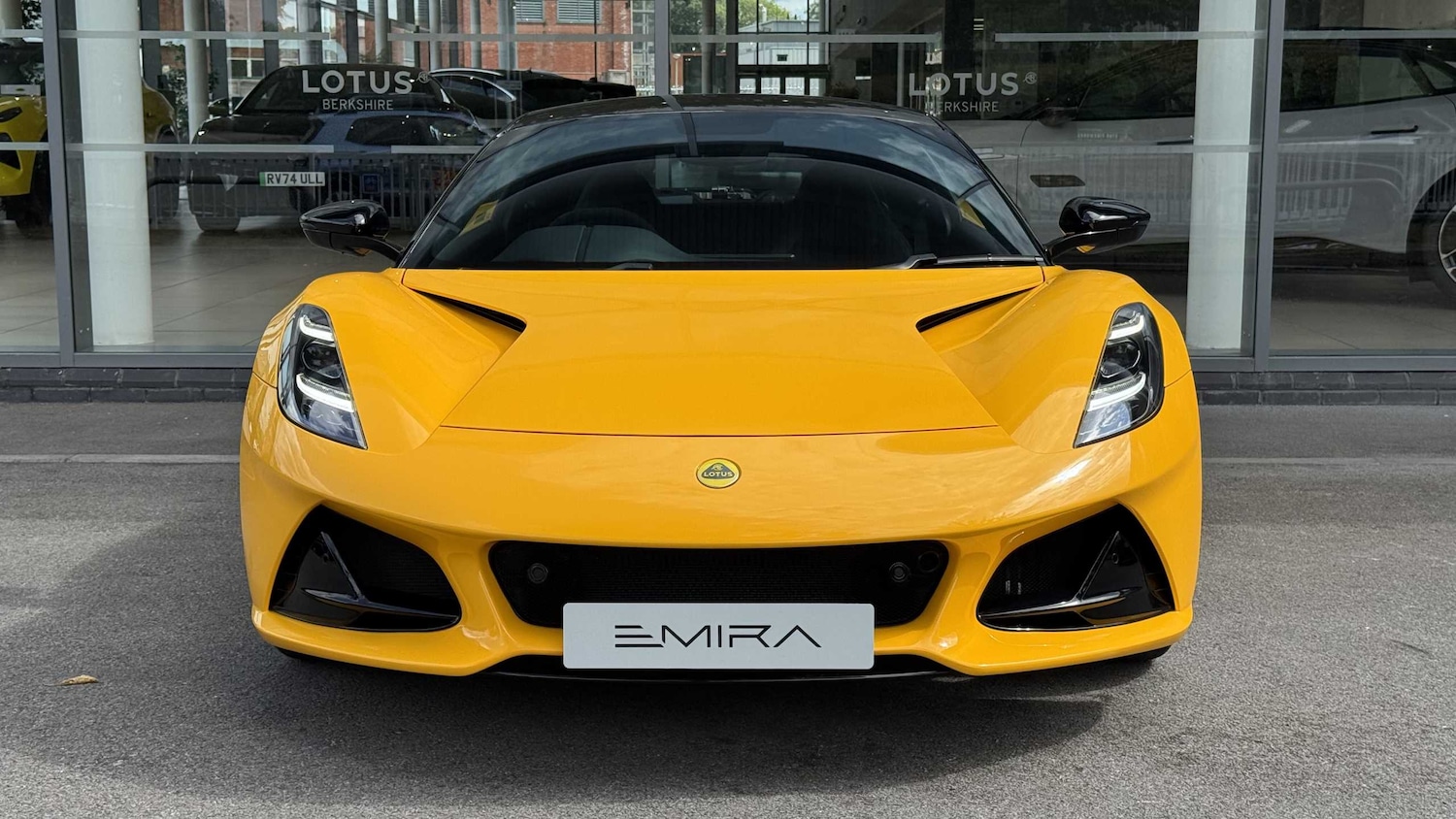 Used Lotus Emira 2025 for sale - 76373649: Photo 3