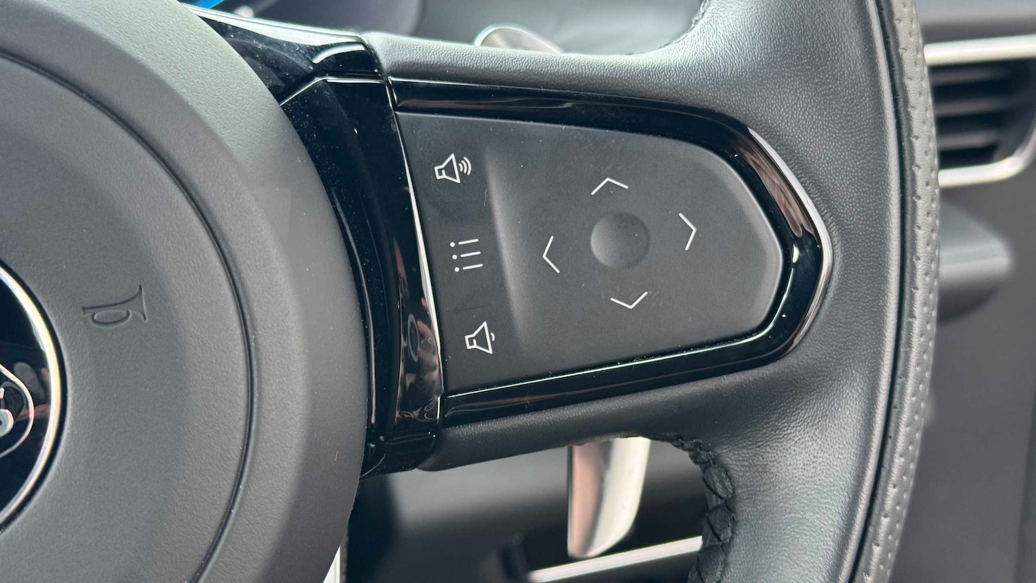 Used Lotus Emira 2025 for sale - 77333850: Photo 32