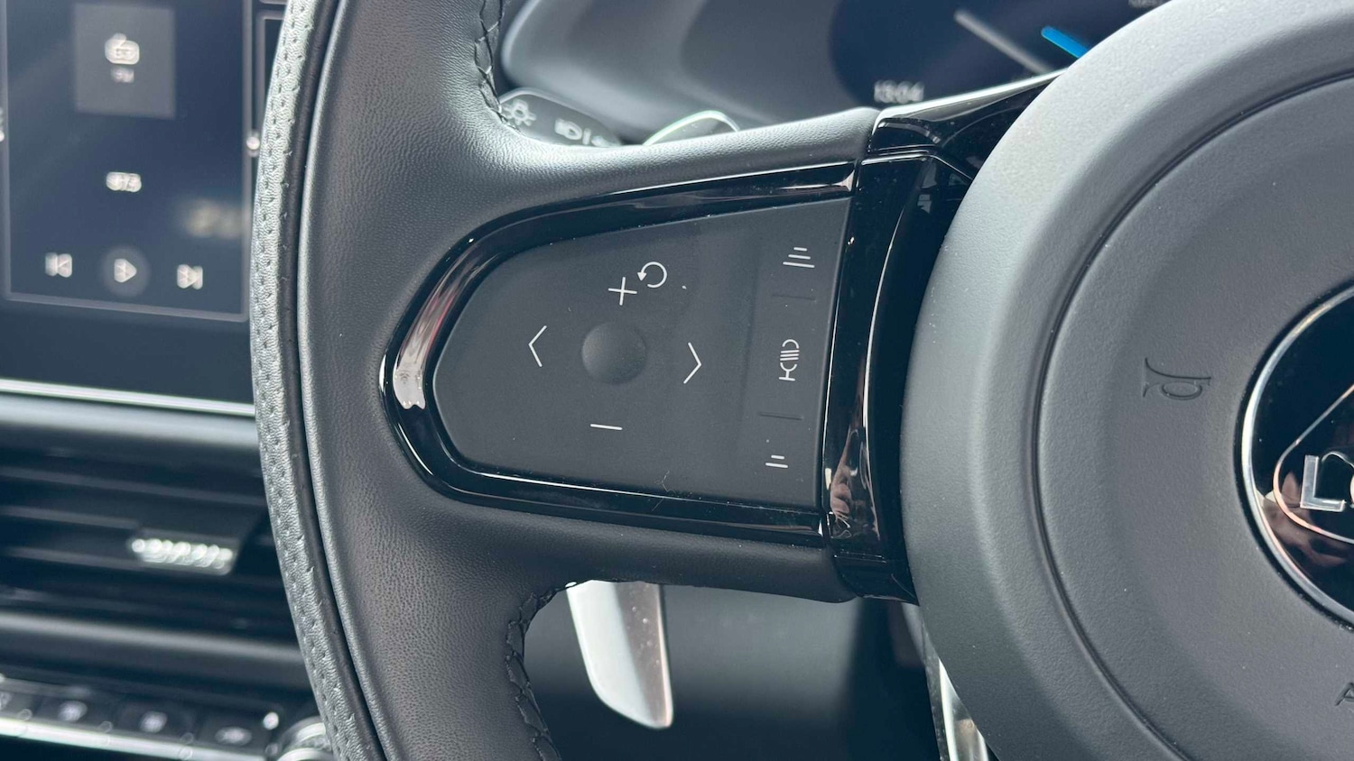 Used Lotus Emira 2025 for sale - 77333850: Photo 33