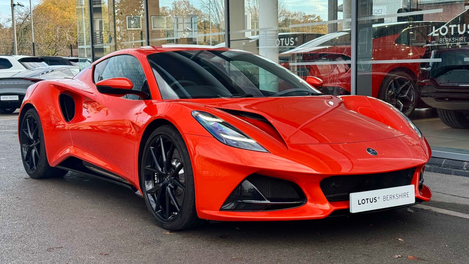 Used Lotus Emira 2025 for sale - 76842922: Photo 1