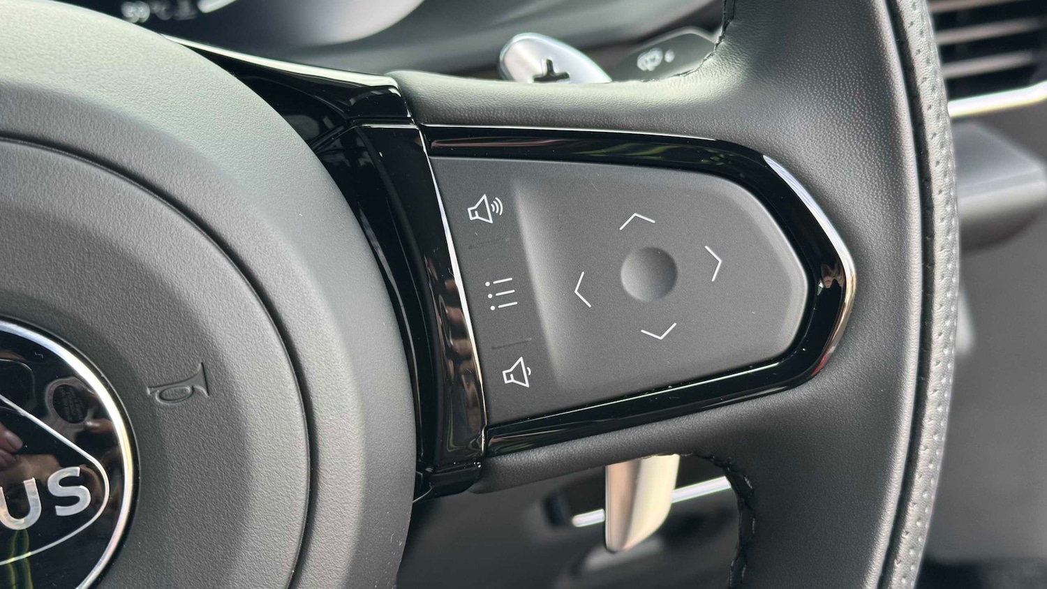 Used Lotus Emira 2025 for sale - 76842922: Photo 17