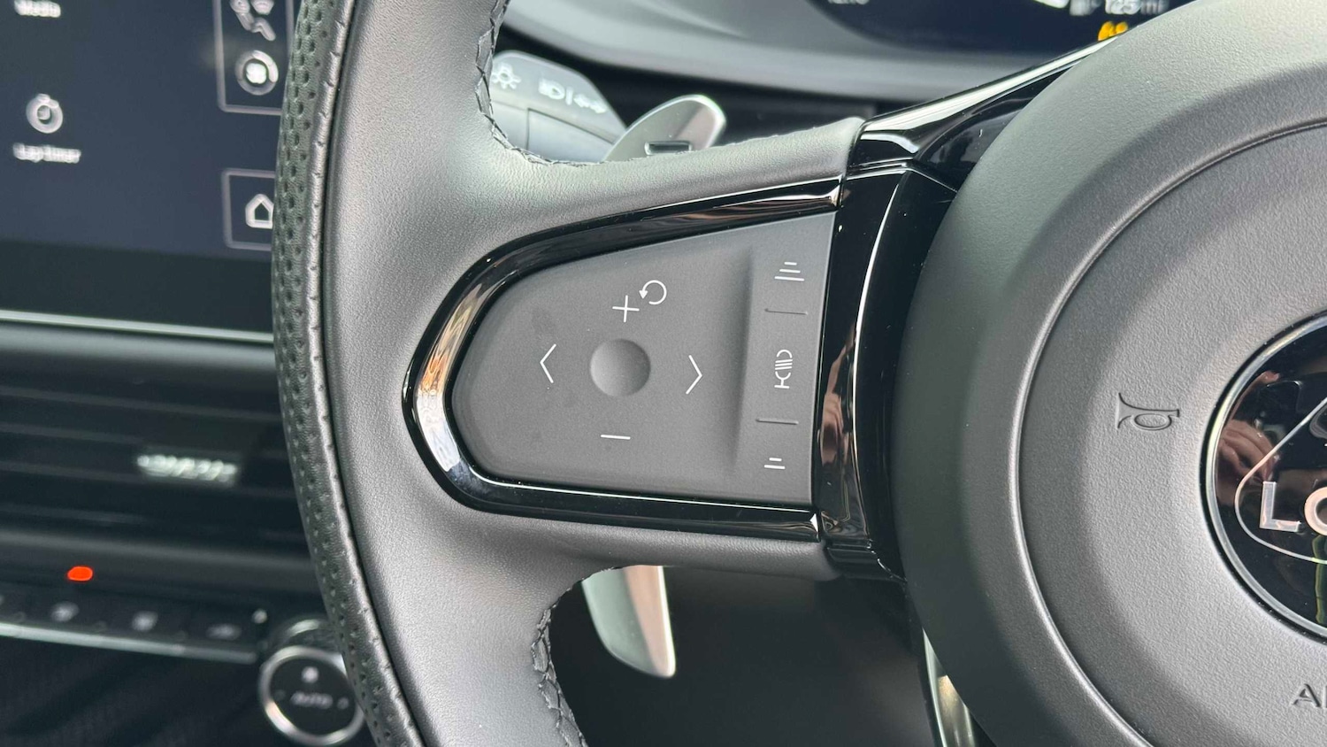 Used Lotus Emira 2025 for sale - 76842922: Photo 18