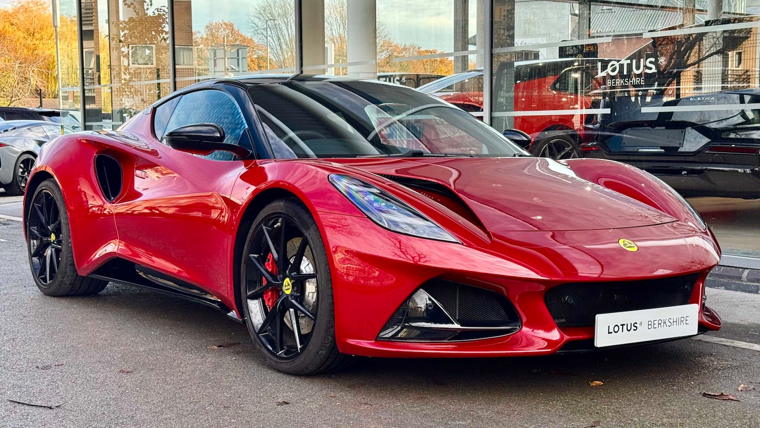 Used Lotus Emira 2024 for sale - 76842826: Photo 1