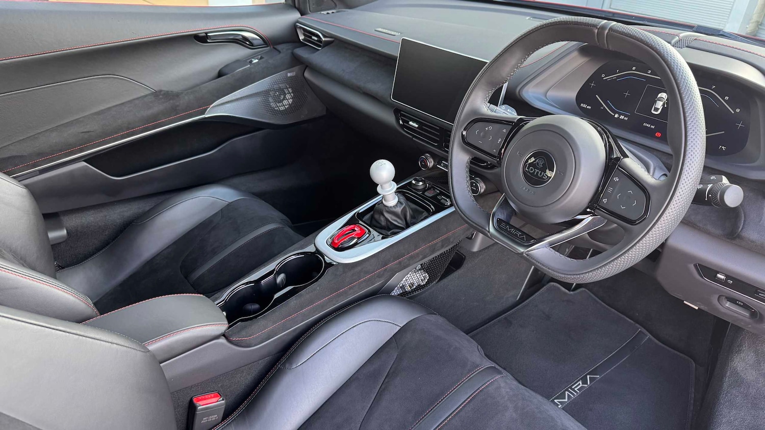 Used Lotus Emira 2024 for sale - 76842826: Photo 11