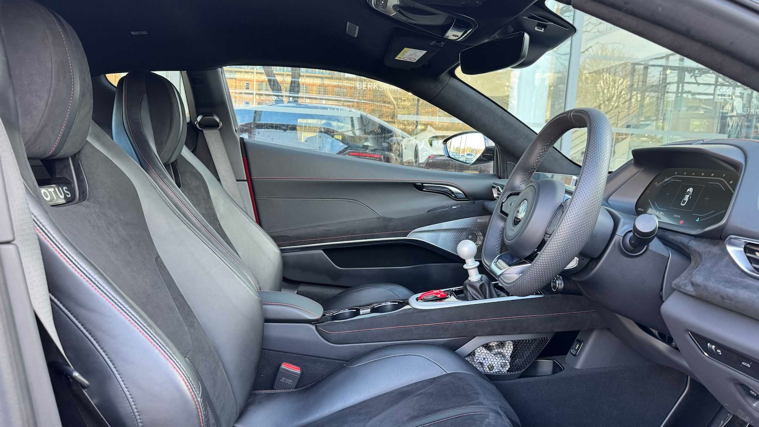 Used Lotus Emira 2024 for sale - 76842826: Photo 12