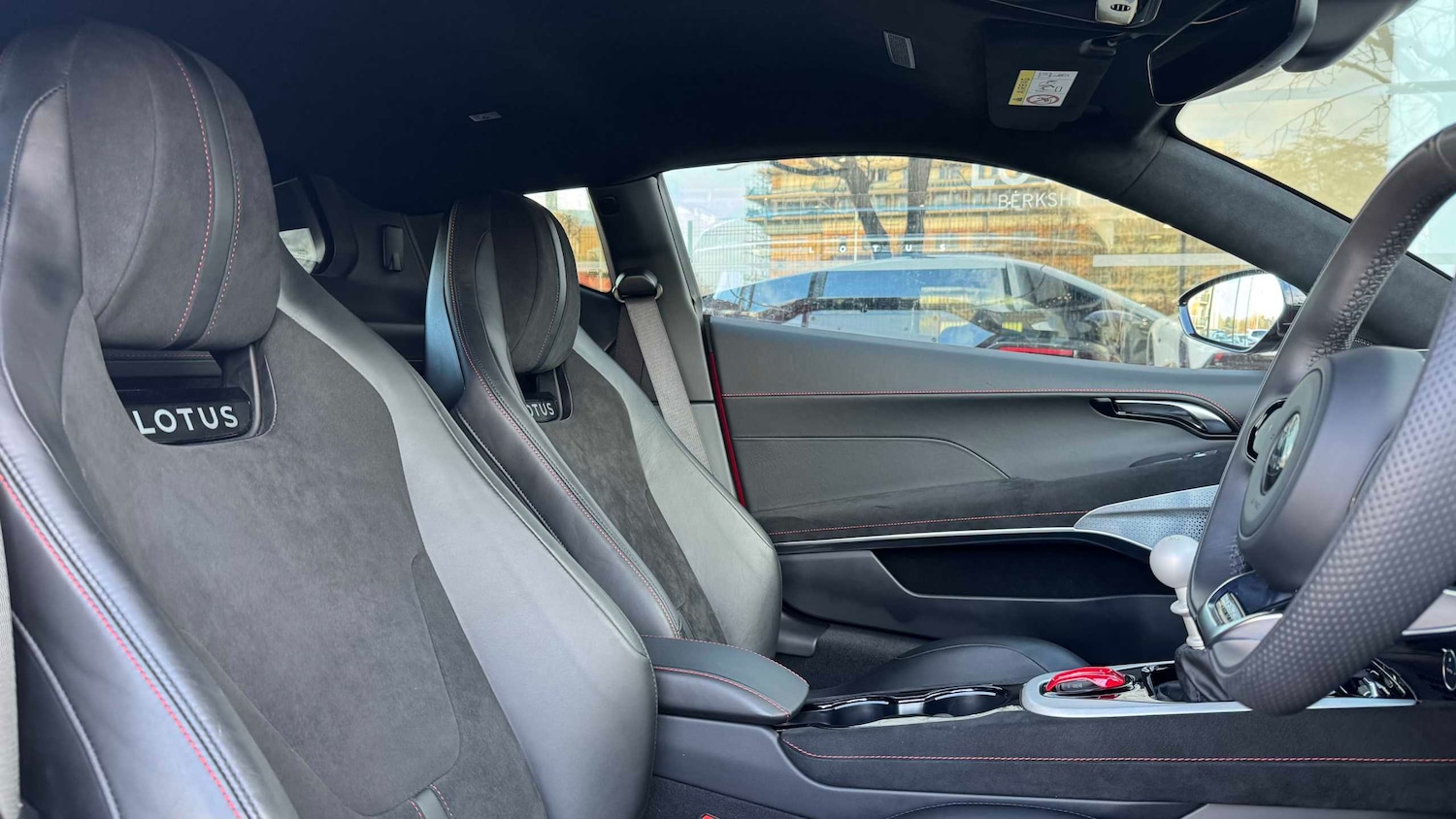 Used Lotus Emira 2024 for sale - 76842826: Photo 14