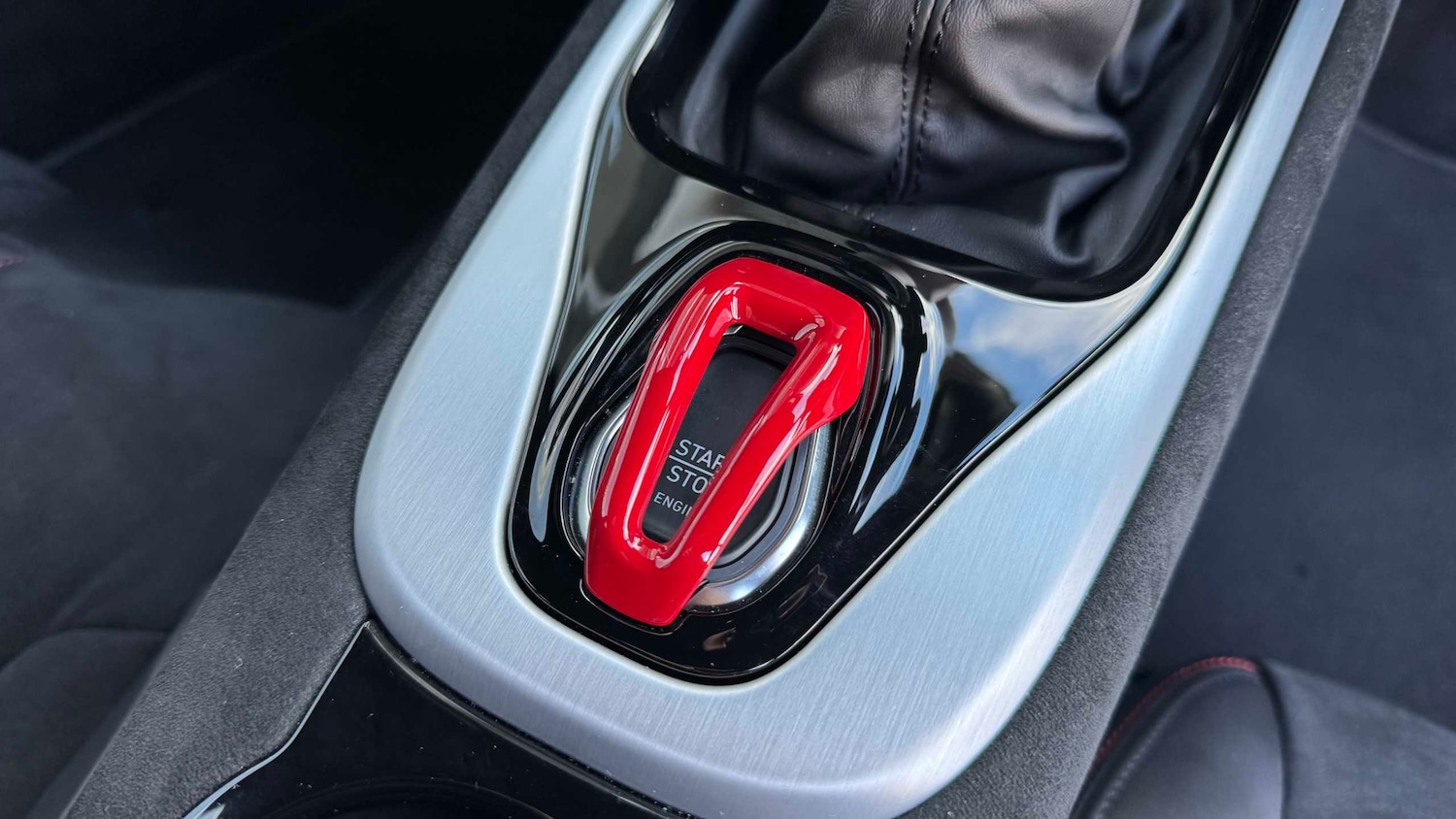 Used Lotus Emira 2024 for sale - 76842826: Photo 18