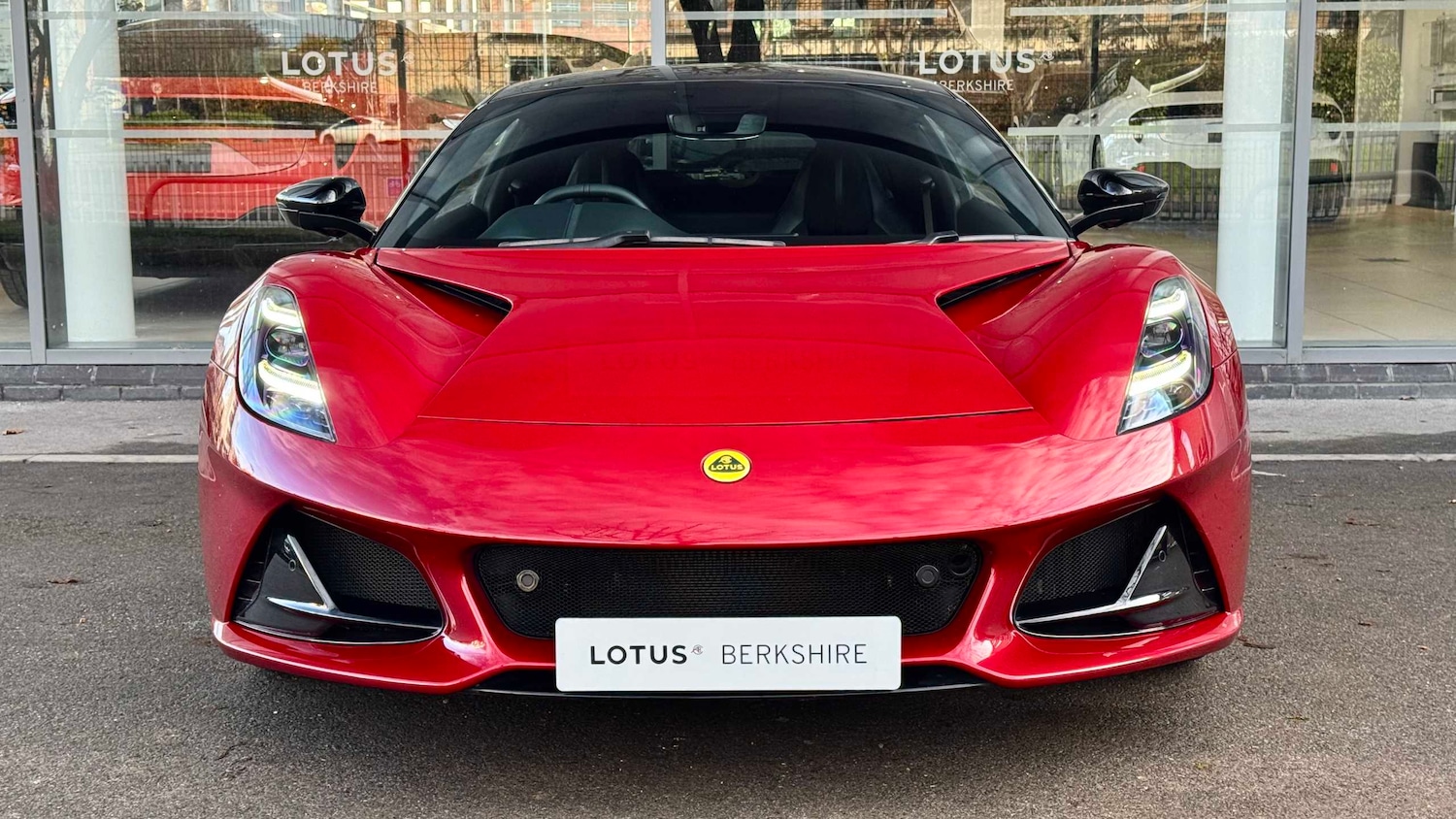 Used Lotus Emira 2024 for sale - 76842826: Photo 3