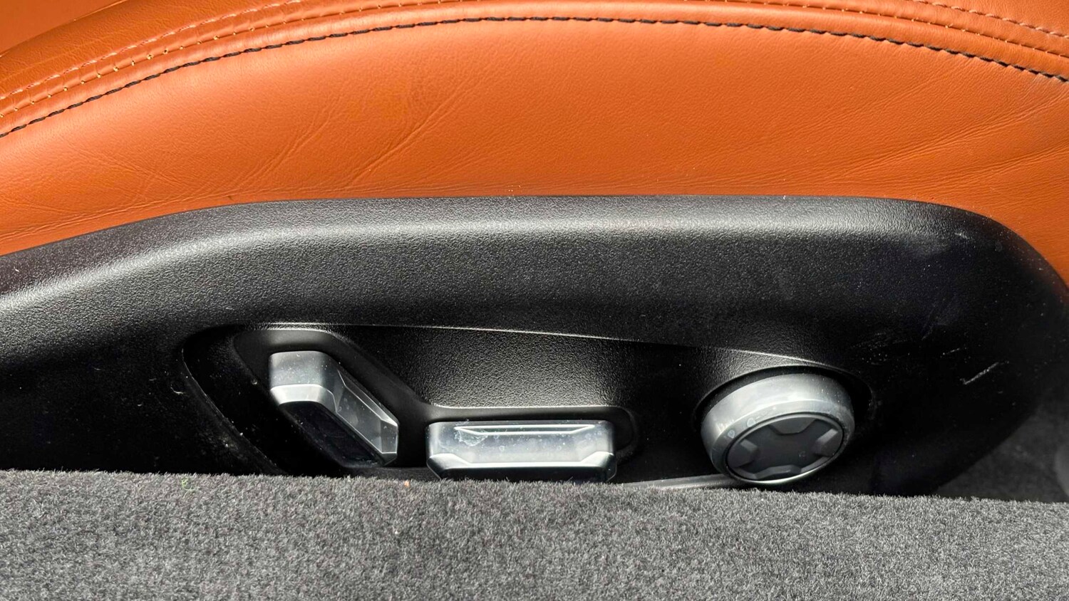 Used Lotus Emira 2025 for sale - 78208957: Photo 16