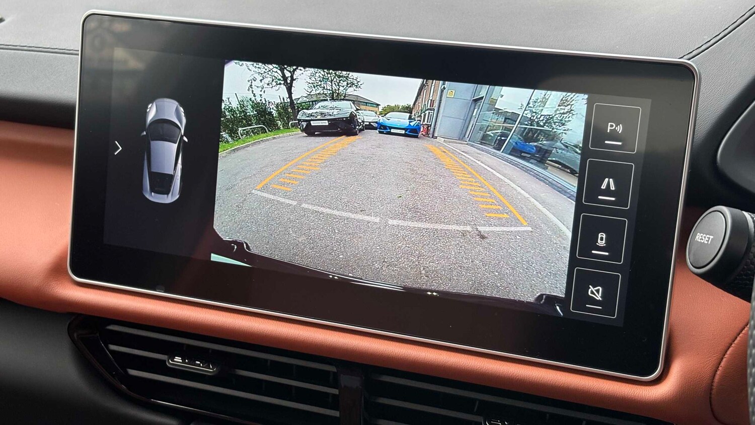 Used Lotus Emira 2025 for sale - 78208957: Photo 32