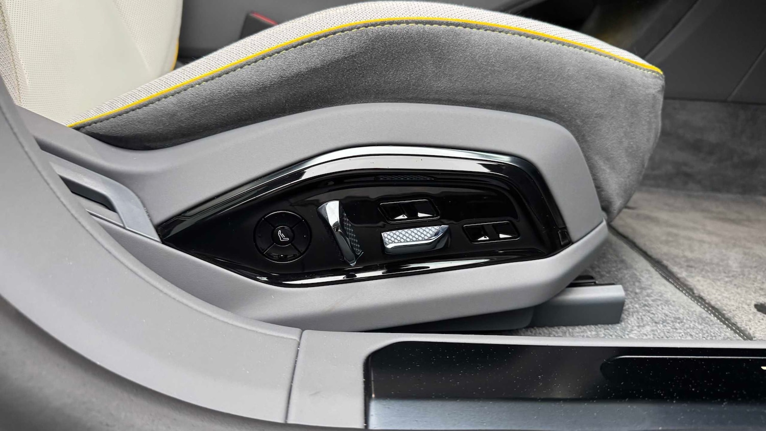 Used Lotus Emeya 2024 for sale - 76789212: Photo 18