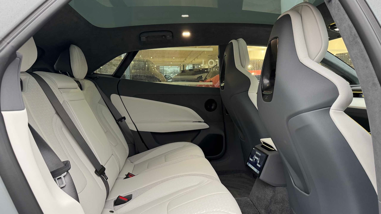 Used Lotus Emeya 2024 for sale - 76789212: Photo 25