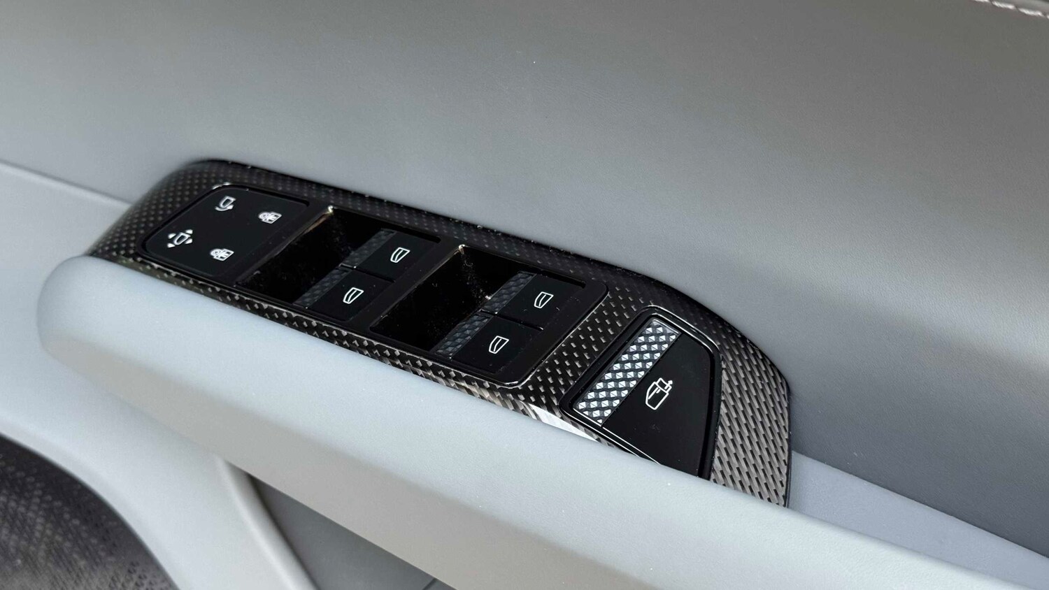 Used Lotus Emeya 2025 for sale - 77786990: Photo 20