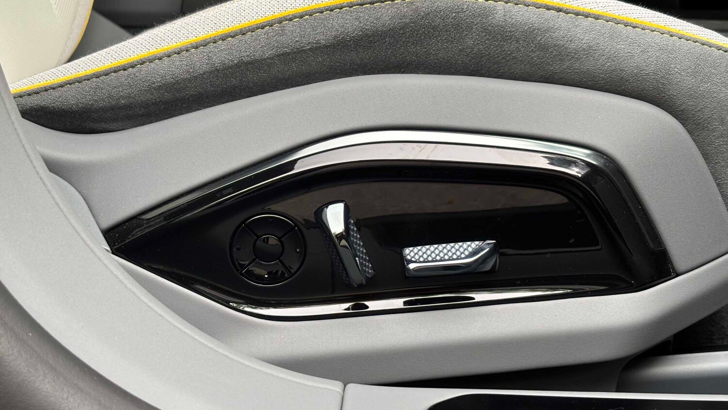 Used Lotus Emeya 2025 for sale - 78209306: Photo 18