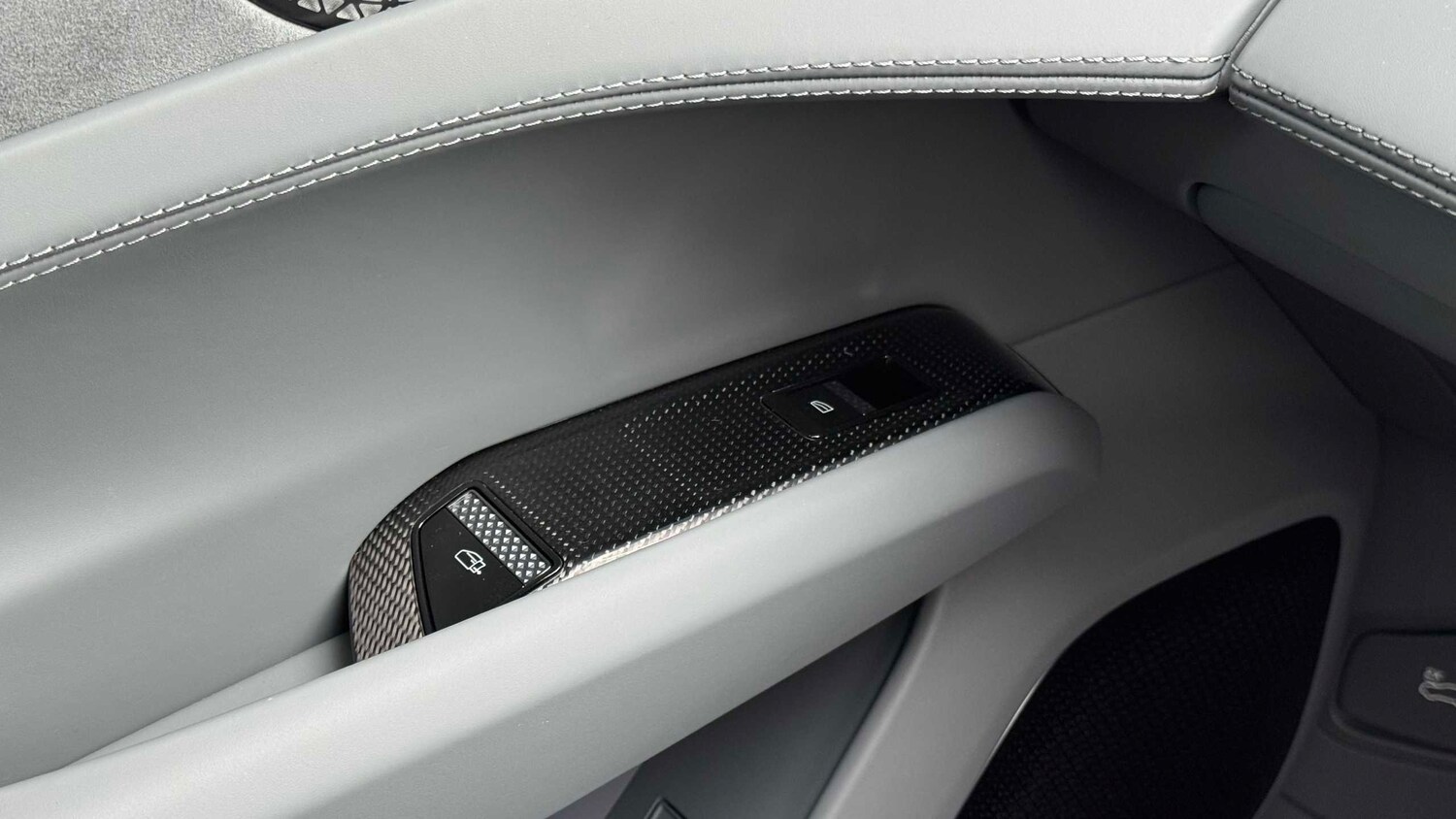 Used Lotus Emeya 2025 for sale - 77842325: Photo 17