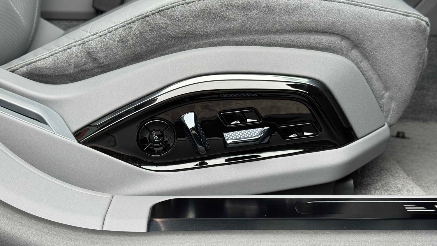 Used Lotus Emeya 2025 for sale - 77842325: Photo 27