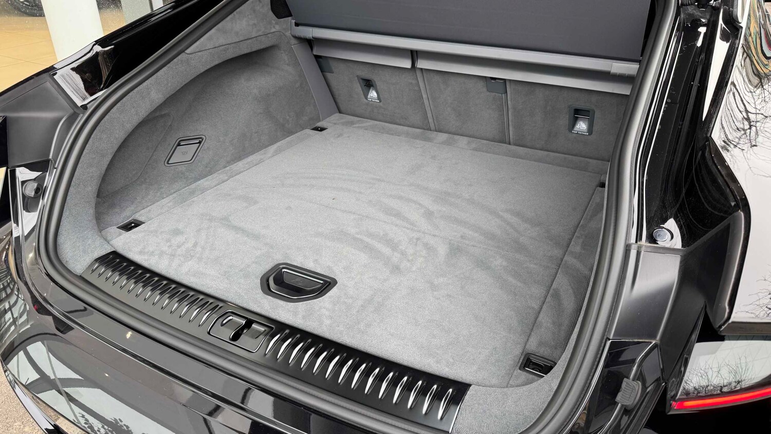 Used Lotus Emeya 2025 for sale - 77842325: Photo 31