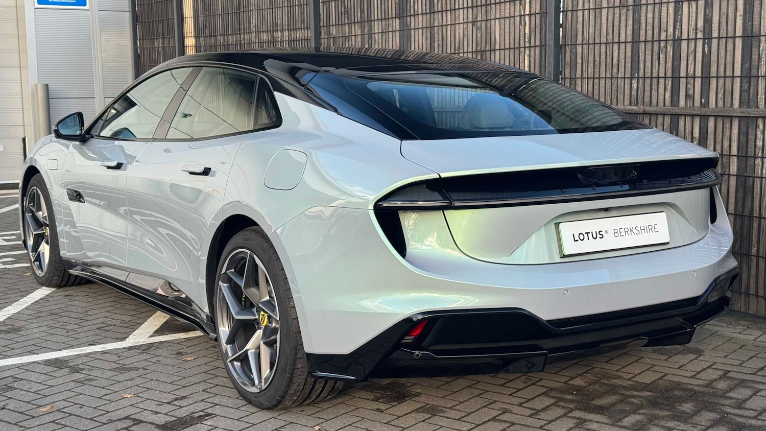 Used Lotus Emeya 2025 for sale - 77112359: Photo 4