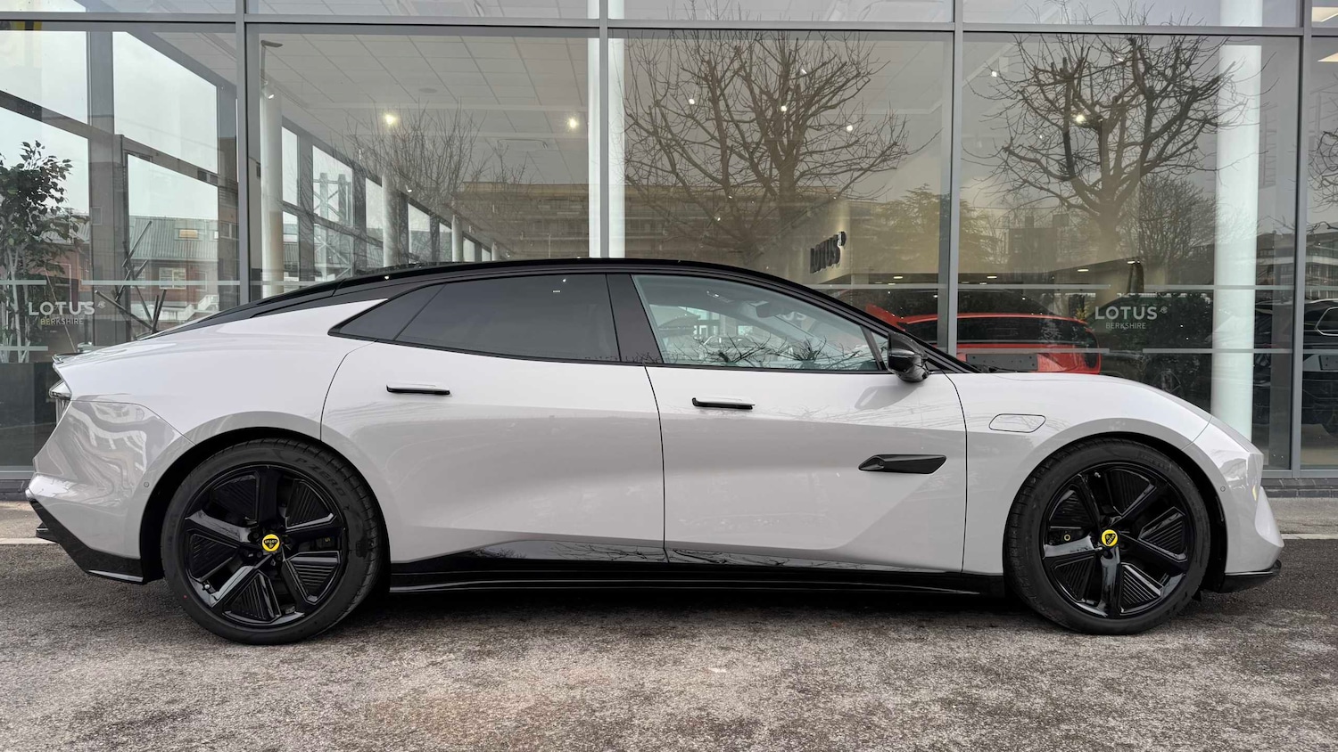 Used Lotus Emeya 2025 for sale - 77333963: Photo 2