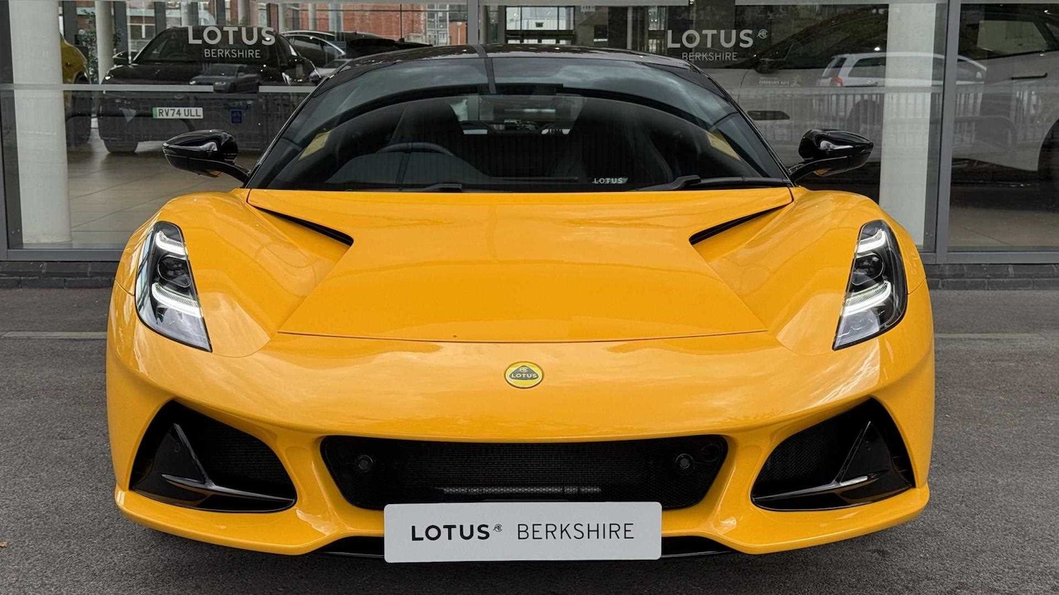 Used Lotus Emira 2023 for sale - 76362538: Photo 3