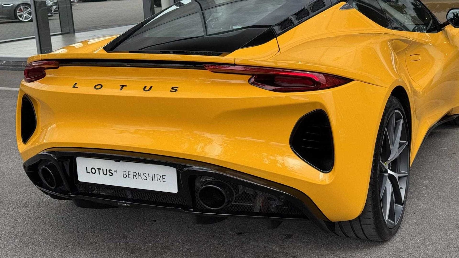 Used Lotus Emira 2023 for sale - 76362538: Photo 30