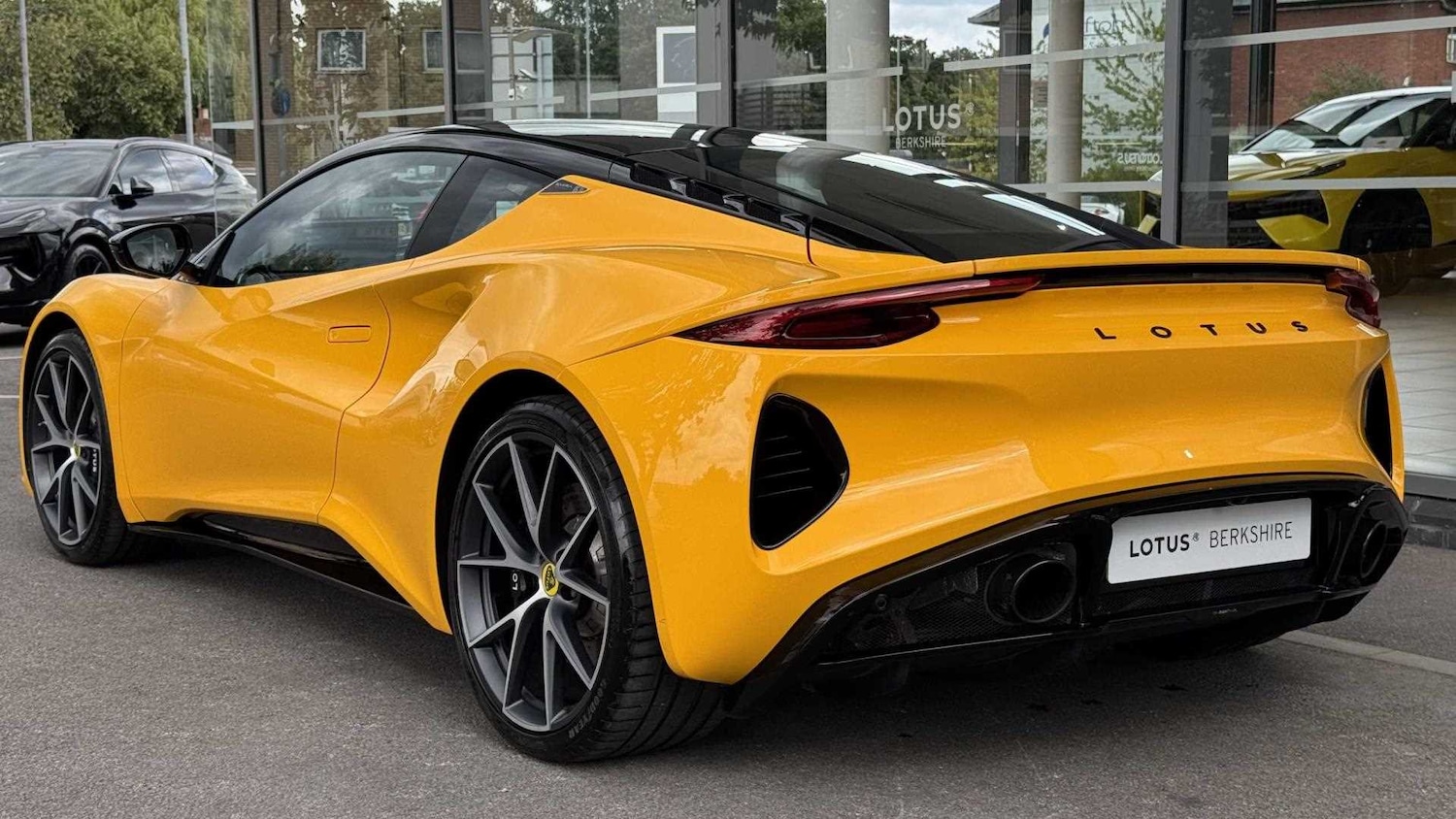 Used Lotus Emira 2023 for sale - 76362538: Photo 4
