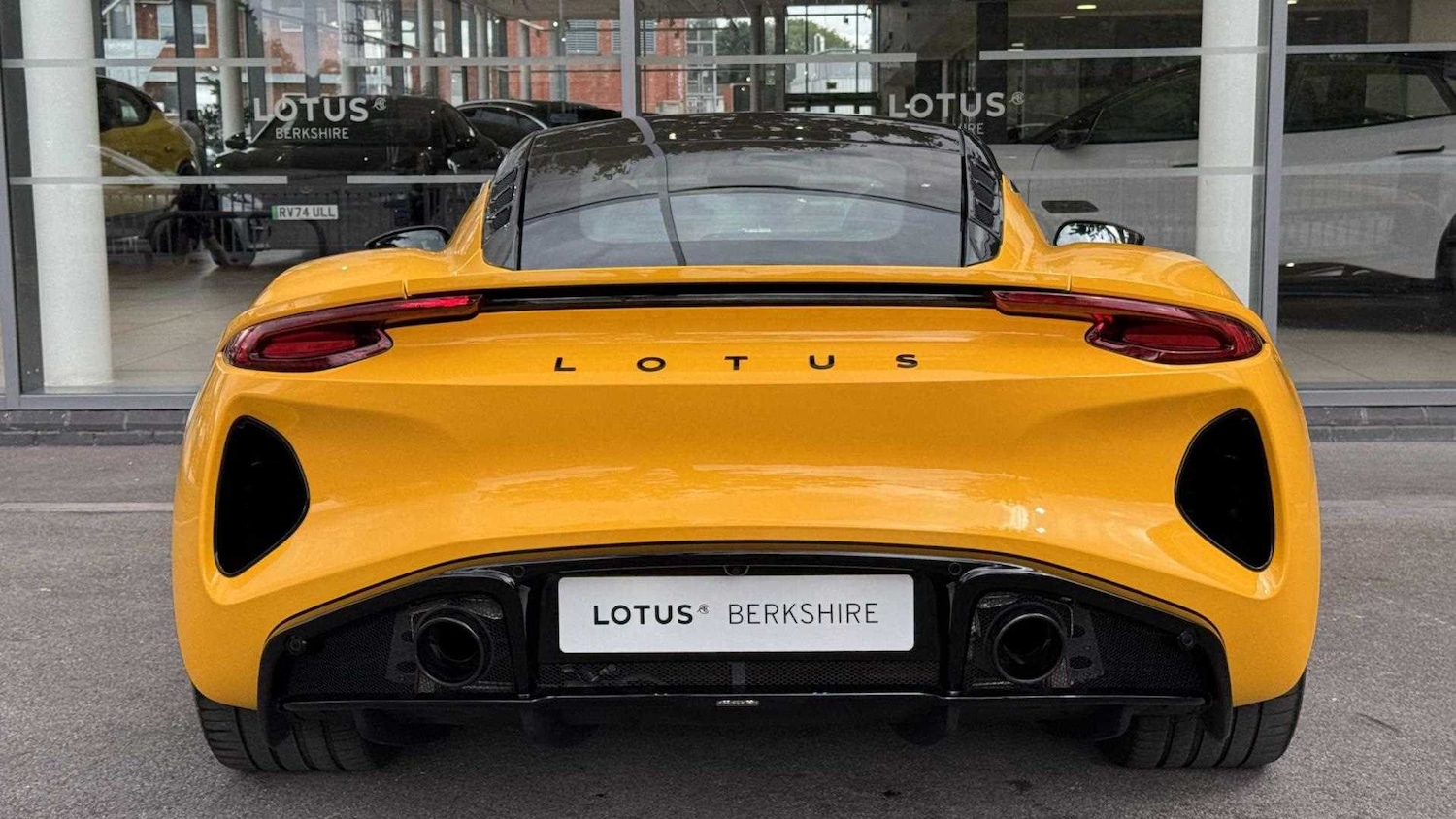 Used Lotus Emira 2023 for sale - 76362538: Photo 5