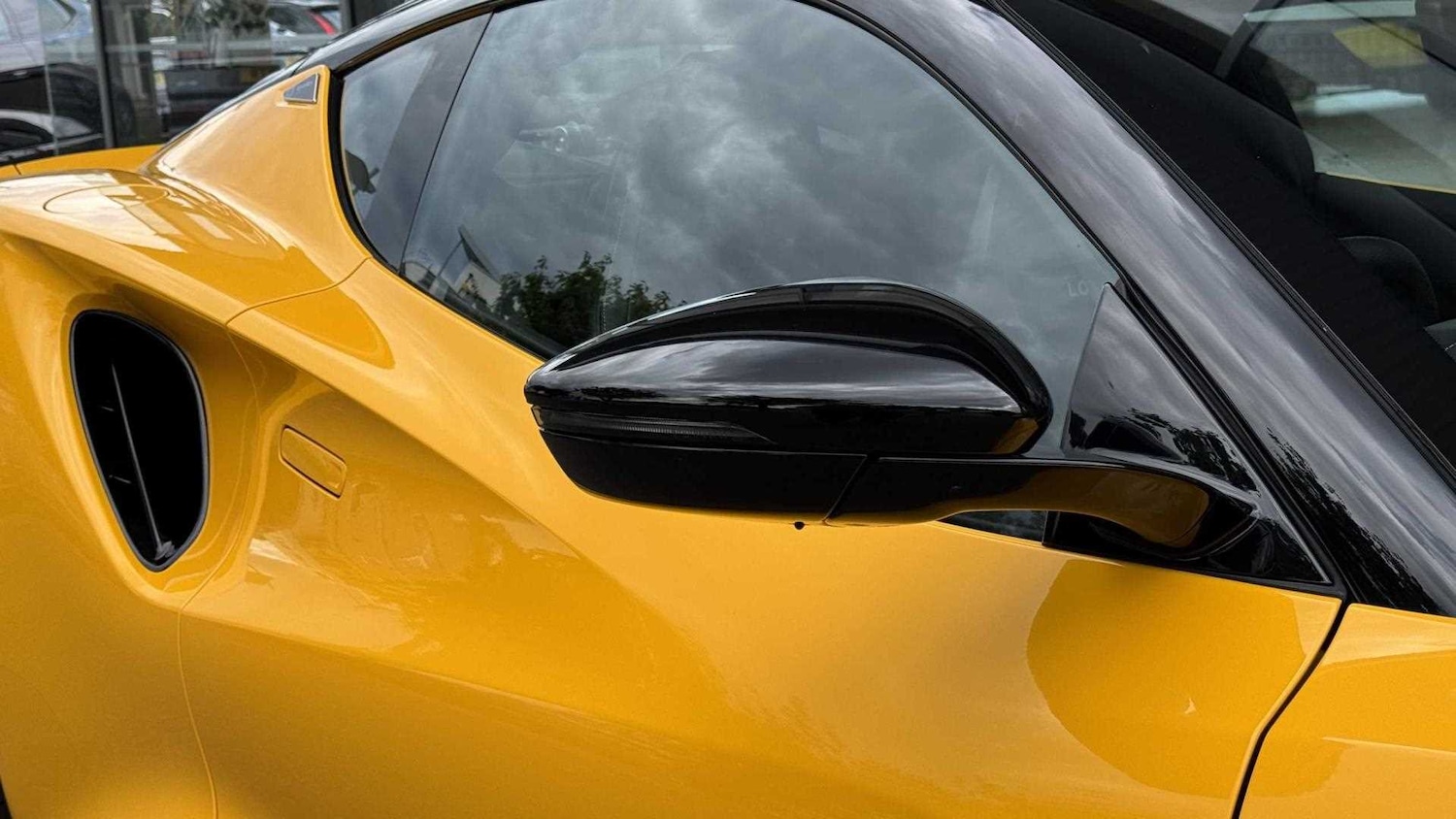 Used Lotus Emira 2023 for sale - 76362538: Photo 9