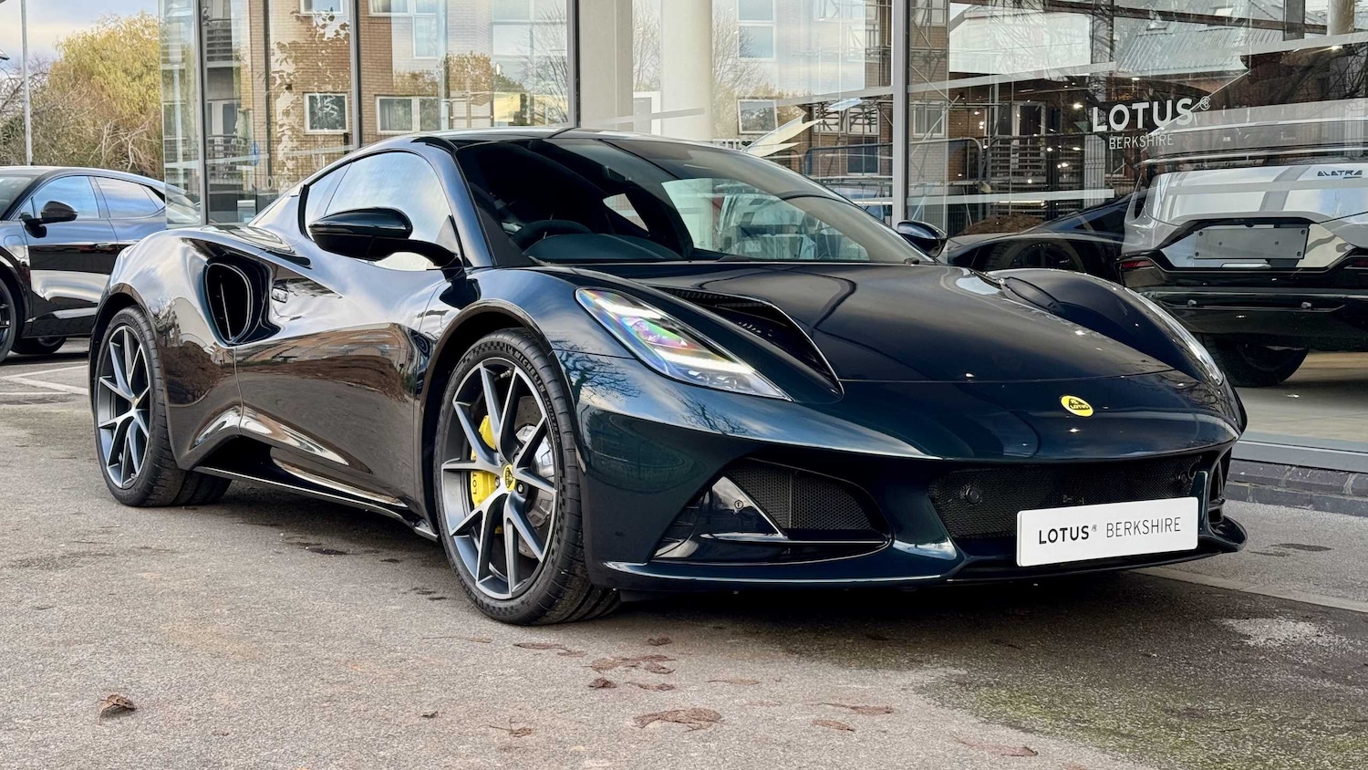 Used Lotus Emira 2025 for sale - 76648947: Photo 1