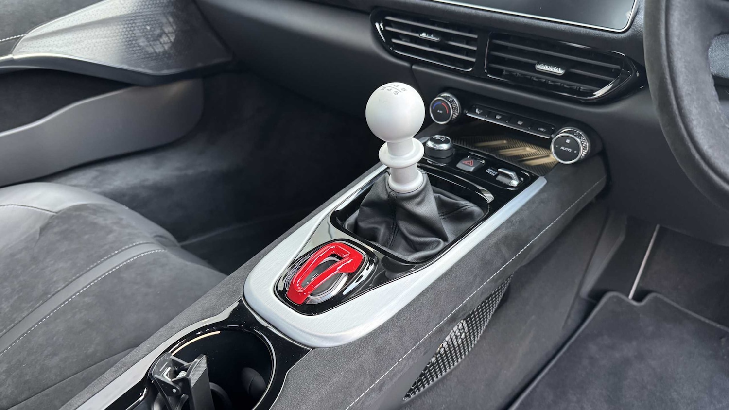 Used Lotus Emira 2025 for sale - 76648947: Photo 12