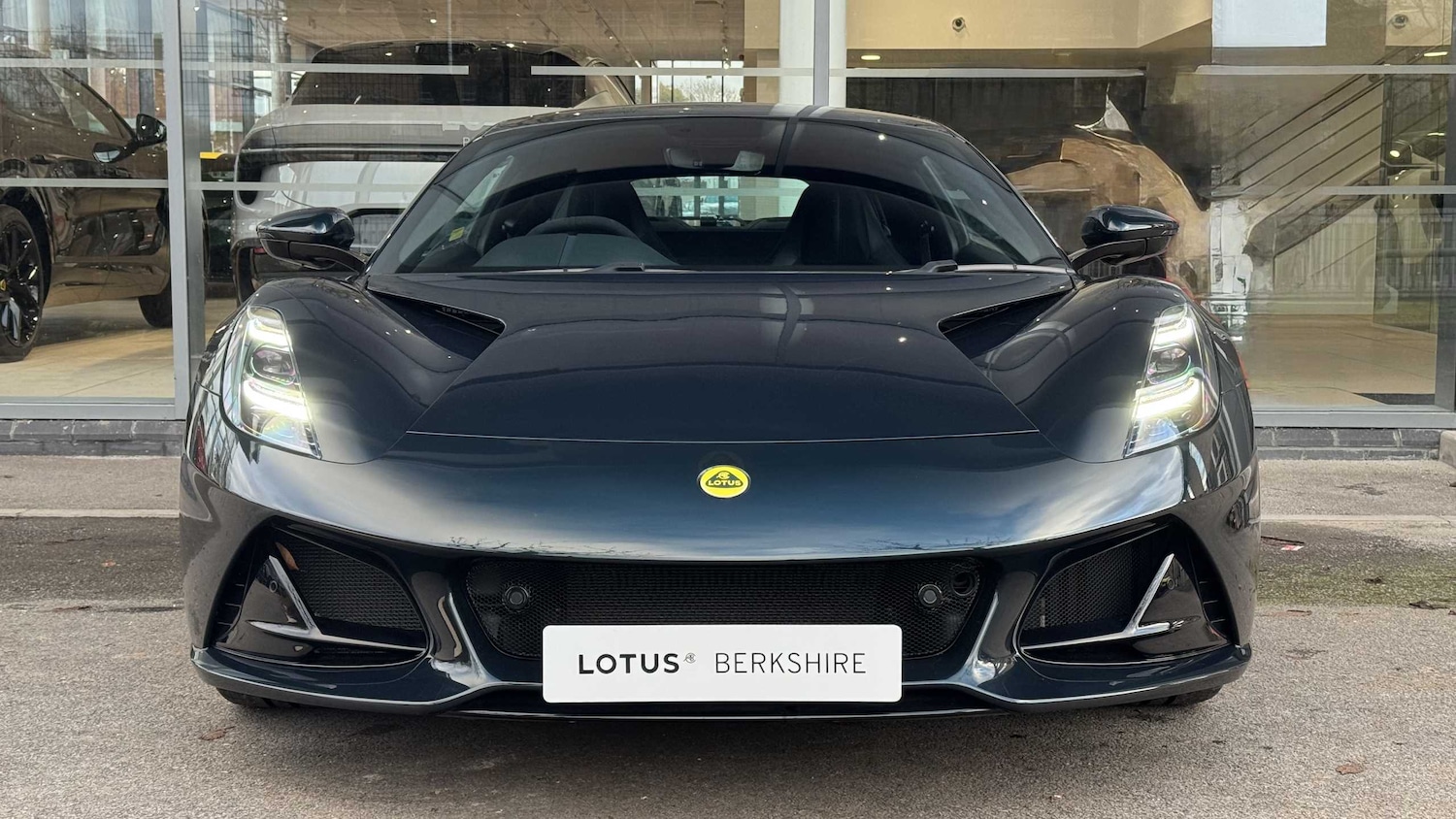 Used Lotus Emira 2025 for sale - 76648947: Photo 3