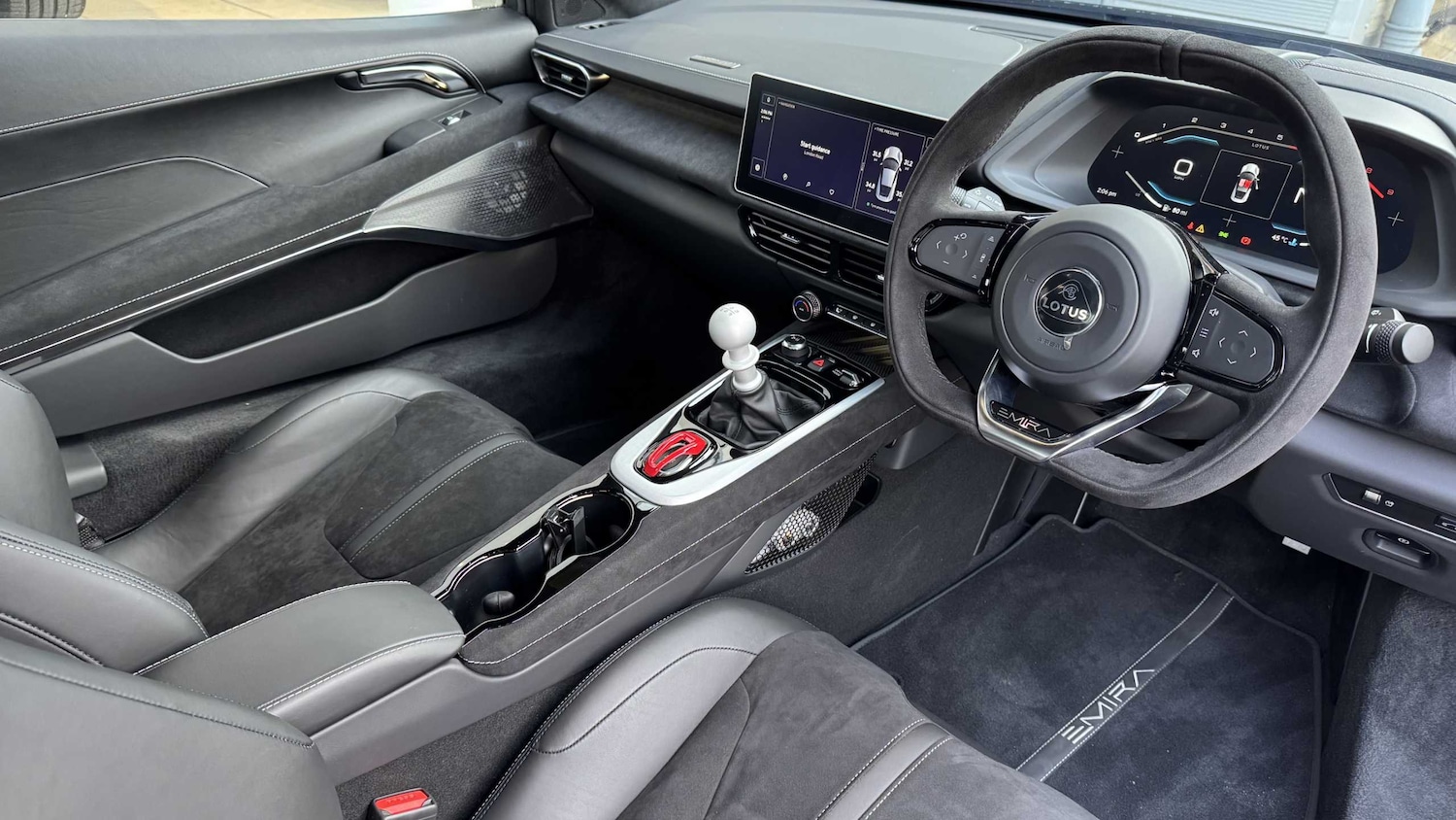 Used Lotus Emira 2025 for sale - 76648947: Photo 8