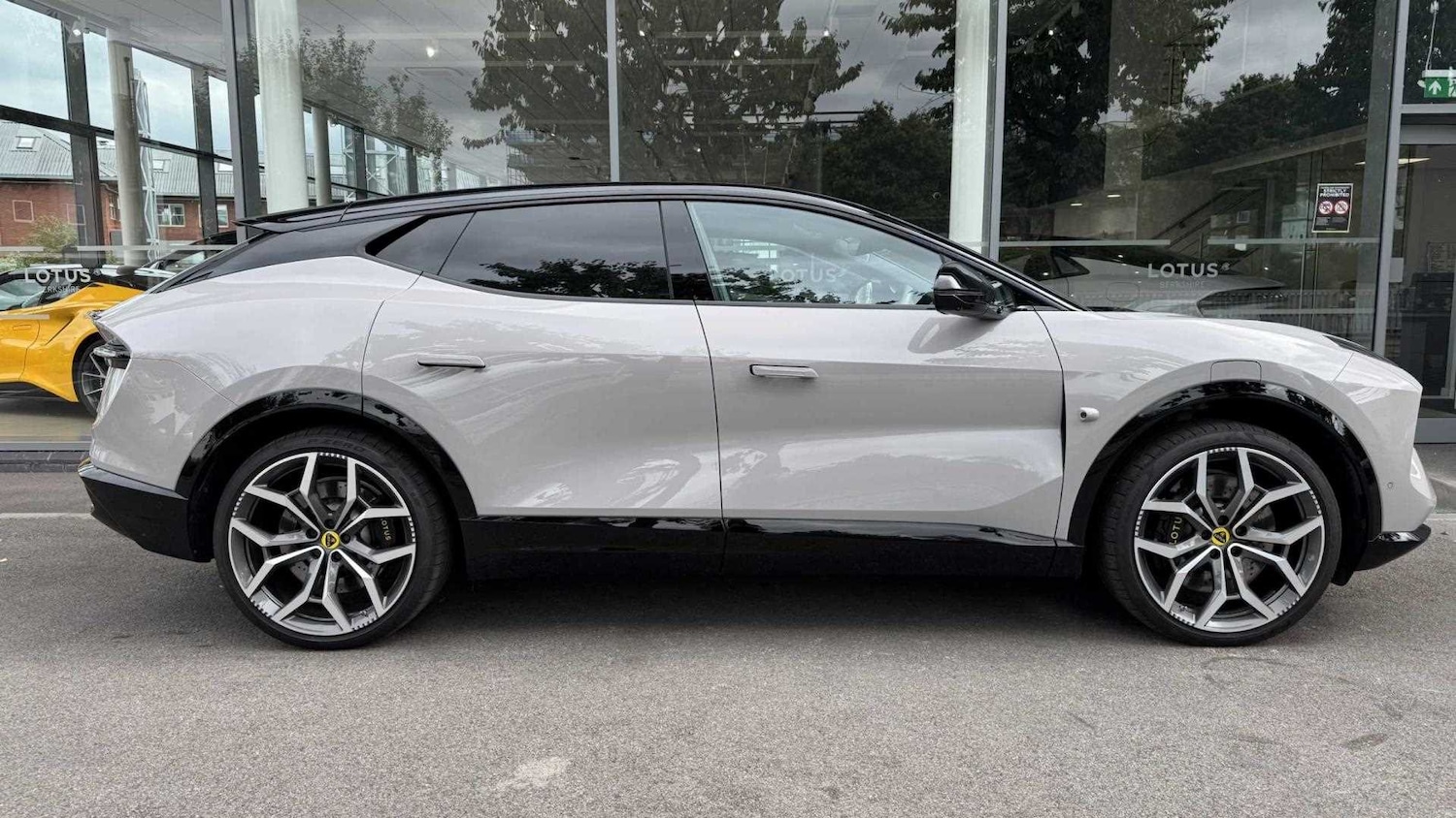 Used Lotus Eletre 2024 for sale - 76978736: Photo 2