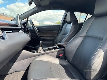 Used Toyota C-HR 2019 for sale - 79497631: Photo