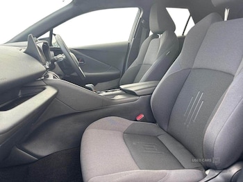 Used Toyota C-HR 2026 for sale - 79318090: Photo