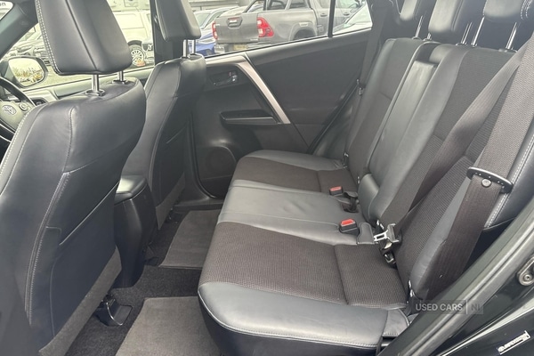 Used Toyota RAV4 2018 for sale - 77672329: Photo 10