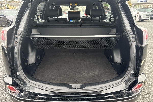 Used Toyota RAV4 2018 for sale - 77672329: Photo 14